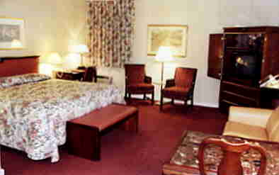 A room with seating for 2.